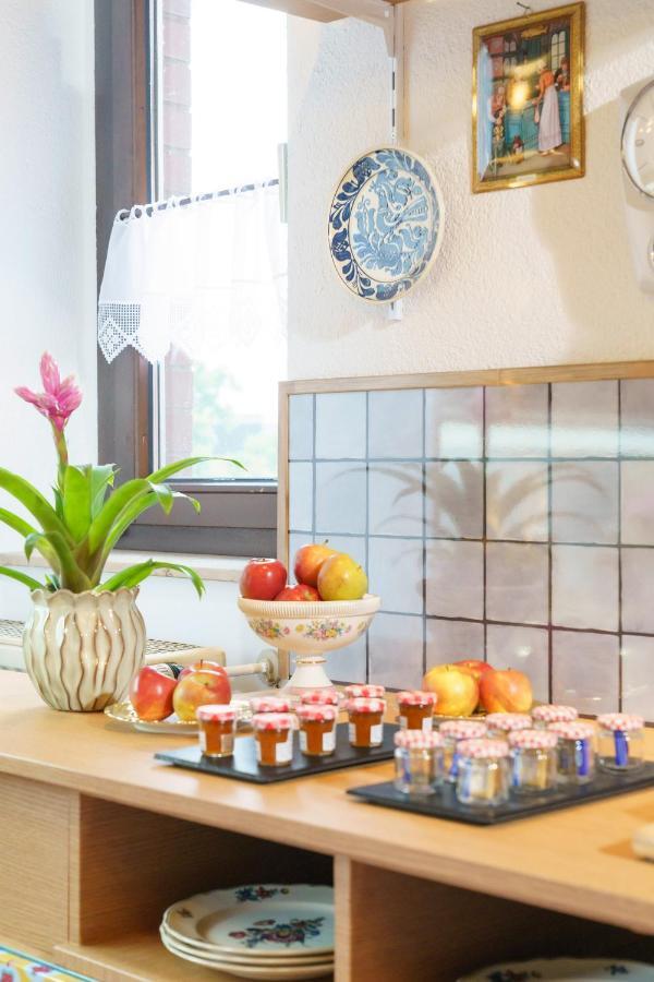 Tante Alma'S Bonner Hotel Bagian luar foto