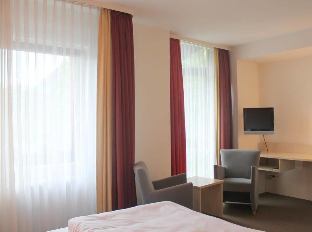 Tante Alma'S Bonner Hotel Bagian luar foto