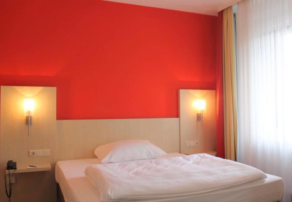 Tante Alma'S Bonner Hotel Bagian luar foto